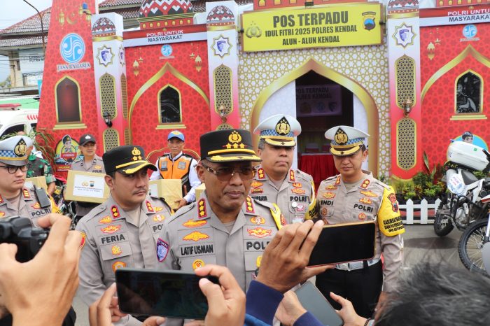 Wakapolda Jateng Tinjau Kesiapan Pengamanan Ops Ketupat Candi 2025 di Pos Terpadu Alun-Alun Kendal