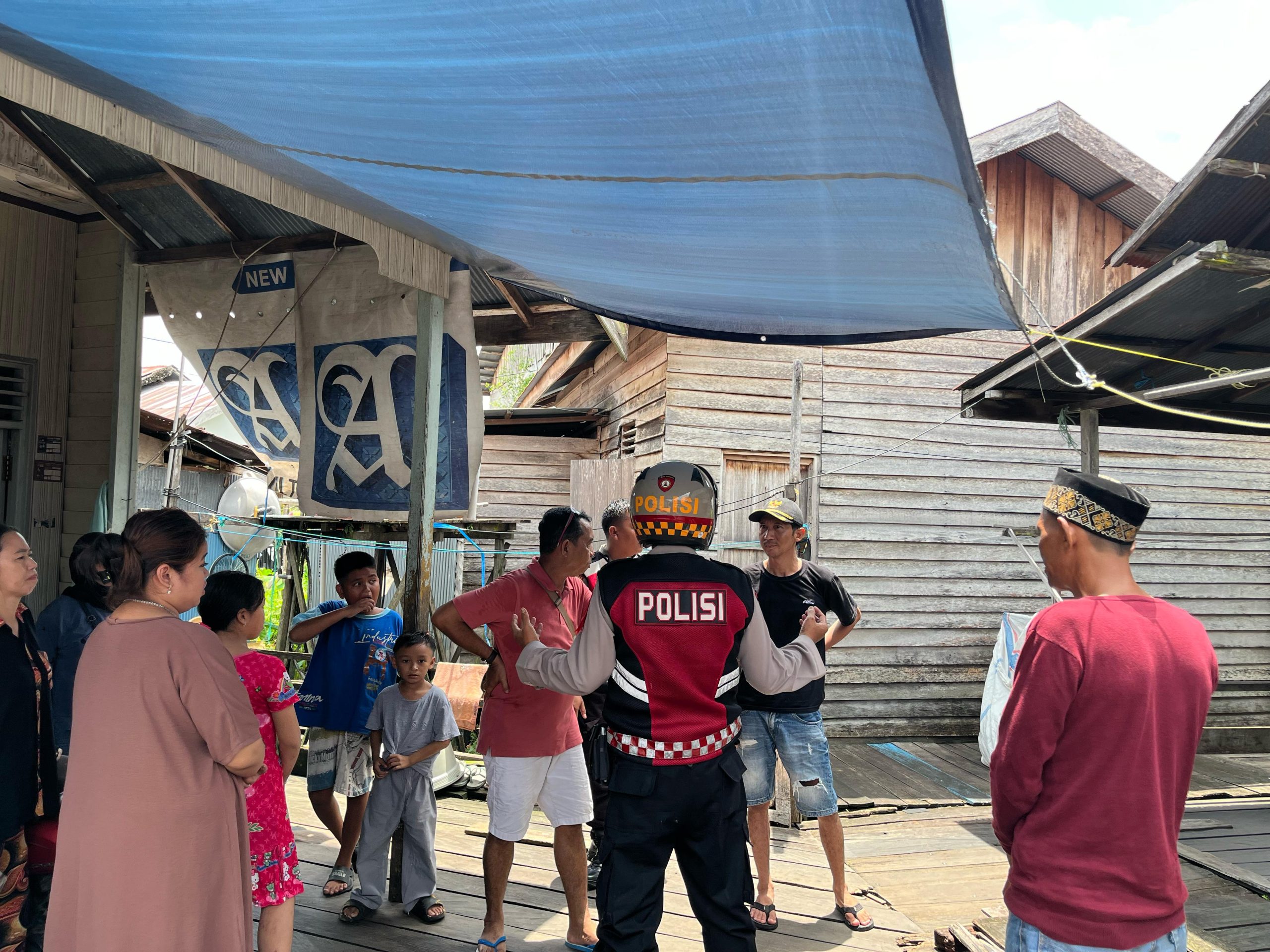 Wujudkan Harkamtibmas Jelang Idul Fitri 1446 H, Personel Operasi Ketupat Telabang Gencarkan Patroli Dialogis