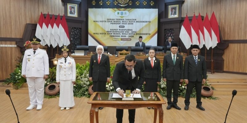Sertijab Wali Kota Mojokerto, Gubernur Khofifah Minta Selaraskan RPJMD