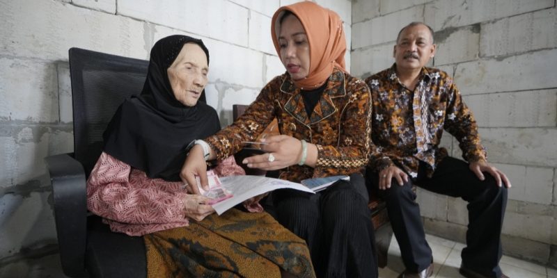 Tak Perlu Antre! Ribuan Lansia di Kota Mojokerto Dapat Bansos Rp 500 Ribu Langsung Diantar ke Rumah