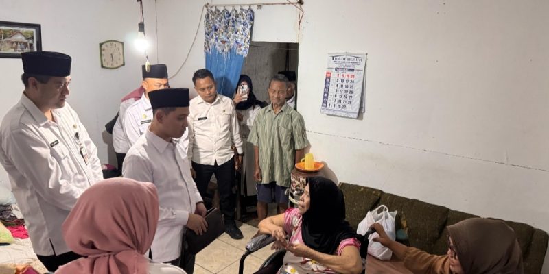 Wujudkan Keluarga Sejahtera, Pemkab Mojokerto Beri Bantuan Pangan – Kursi Roda