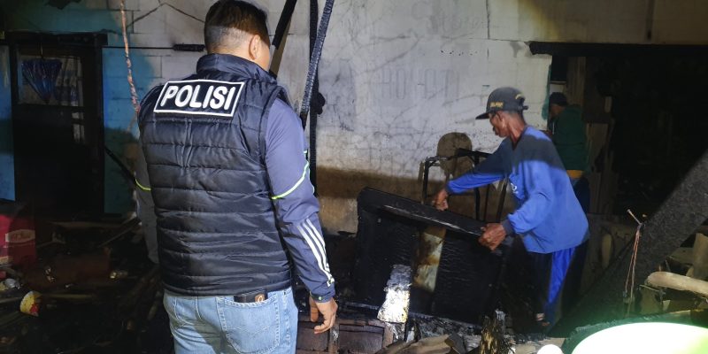 Sebelas Warung di Pantai Wonokerto Pekalongan Ludes Terbakar, Polisi Dalami Penyebabnya