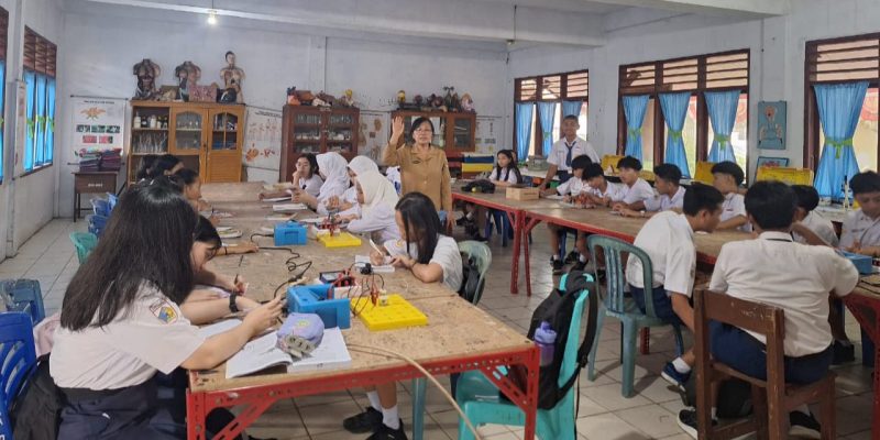 SMP Negeri 4 Kotamobagu Menggelar Kegiatan Praktek Semester Kelas IX