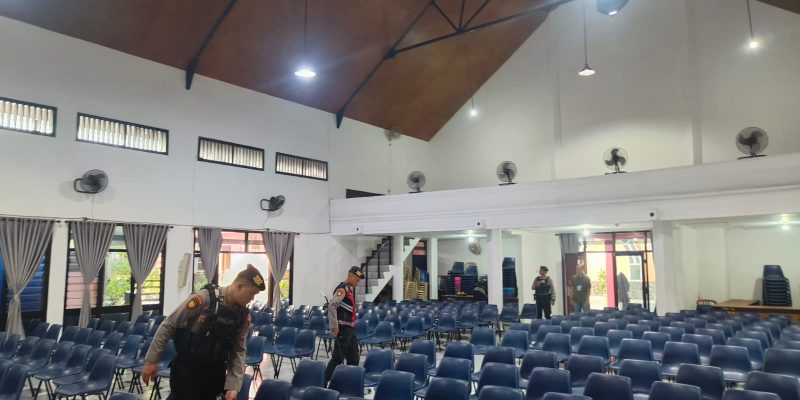 Polres Blitar Kota Lakukan Sterilisasi Gereja Jamin Keamanan Ibadah Rangkaian Paskah
