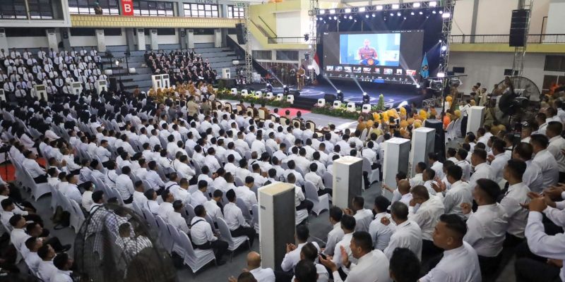 Wali Kota Eri Cahyadi Serahkan SK kepada 1.838 ASN PPPK TA 2024