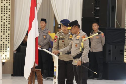 Kapolda Jatim Pimpin Sertijab Pejabat Utama dan  Sejumlah Kapolres
