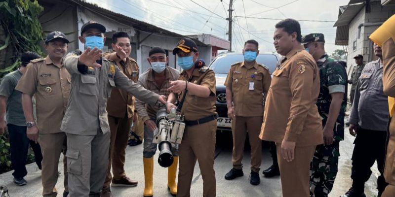 Tanggapi Keluhan Warga Via Medsos, Gus Barra Adakan Fogging Cegah DBD