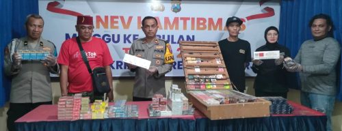 Polsek Krian Sidoarjo Amankan Penjual dan Ratusan Bungkus Rokok Ilegal