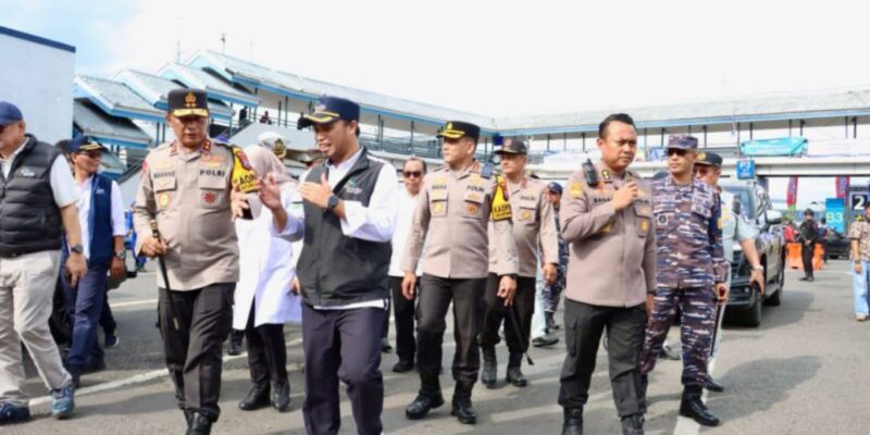 Kapolda Jatim Tinjau Pelabuhan ASDP Ketapang Banyuwangi, Pastikan Arus Balik Lebaran Lancar