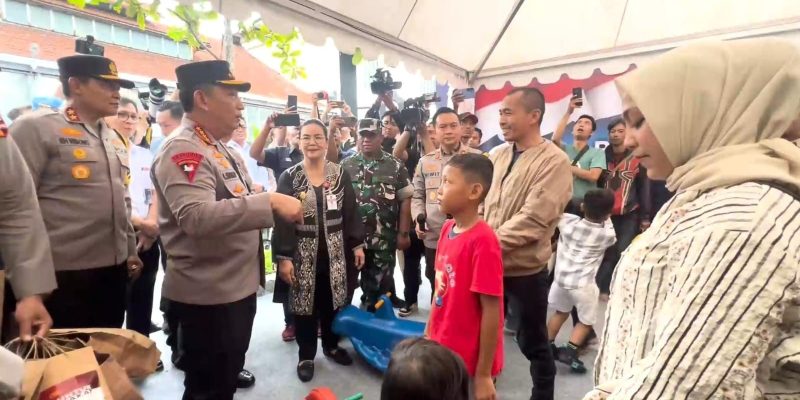 Kapolri Cek Langsung Pelayanan Arus Balik di Stasiun Tawang