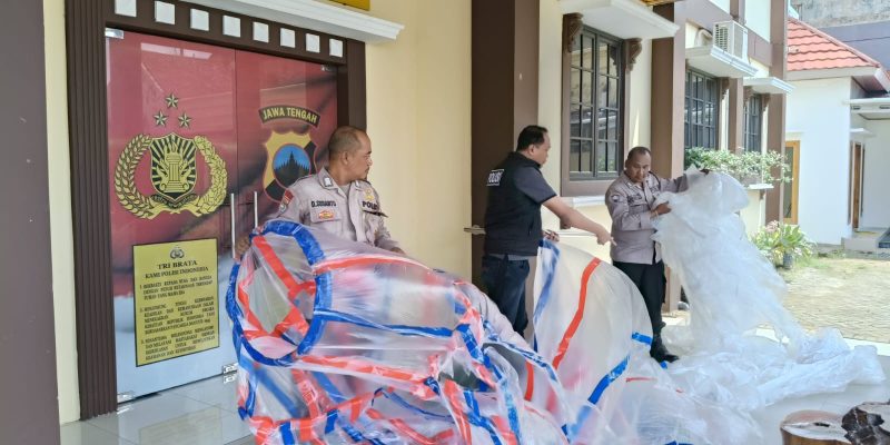 Patroli Harkamtibmas, Polsek Kedungwuni Amankan Balon Udara