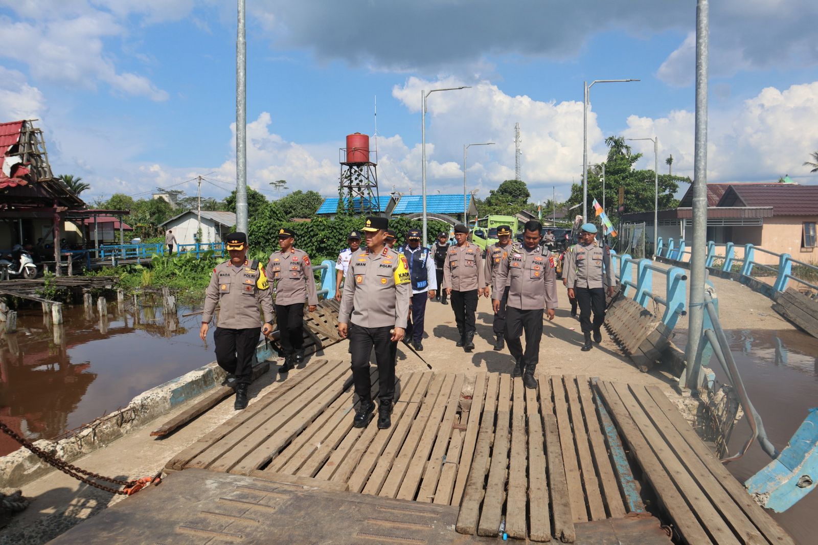 Kapolda Kalteng Cek Pos Pengamanan Operasi Ketupat Telabang 2025 di Pulang Pisau