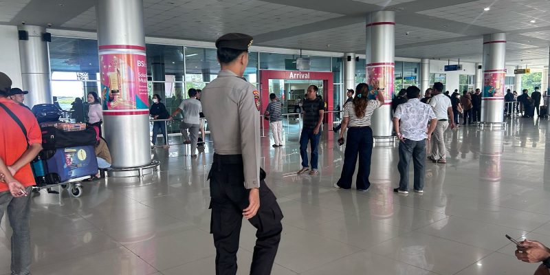 Satpamobvit Polresta Palangka Raya Berupaya Keras Amankan Arus Balik di Bandara Tjilik Riwut