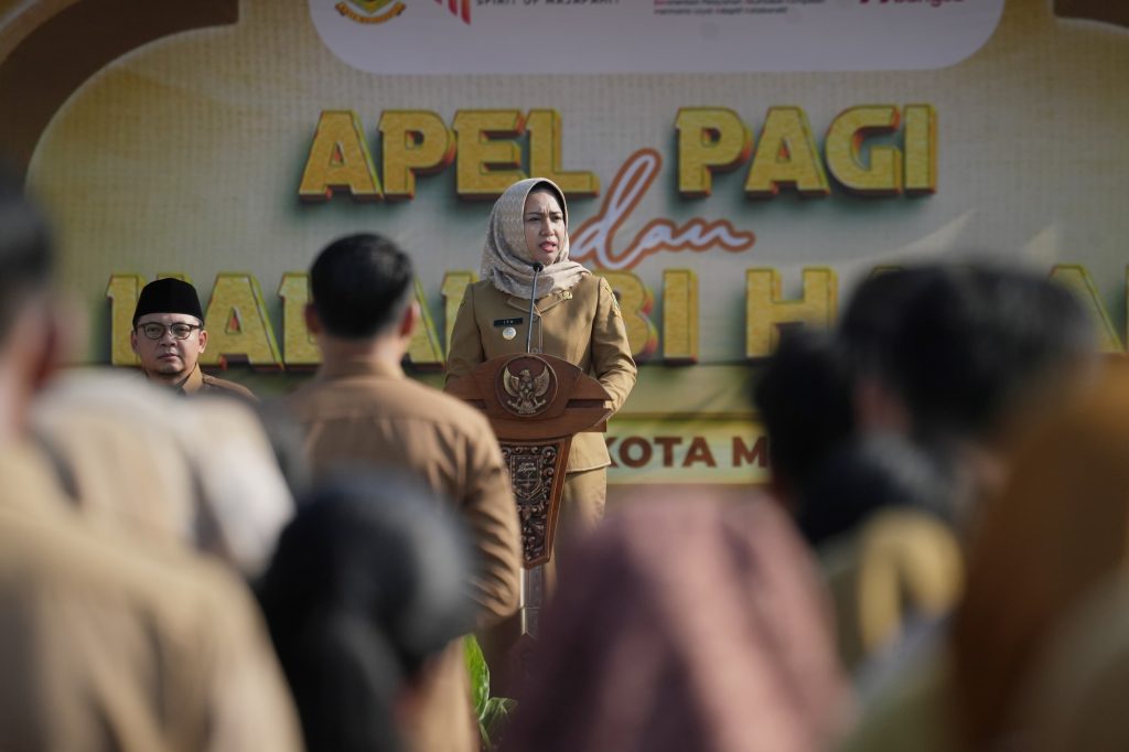 Pimpin Apel Hari Pertama Pasca Cuti Lebaran, Ning Ita Tegaskan Semangat Pengabdian dan Ketahanan Ekonomi