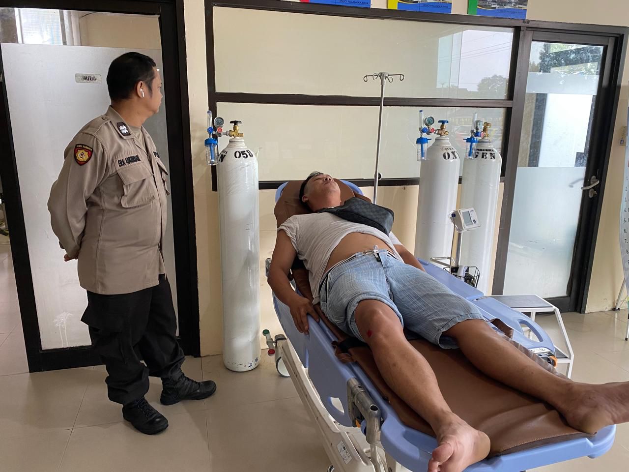 Quick Respon Polsek Sabangau Tangani Kecelakaan Lalu Lintas di Jalan Mahir Mahar