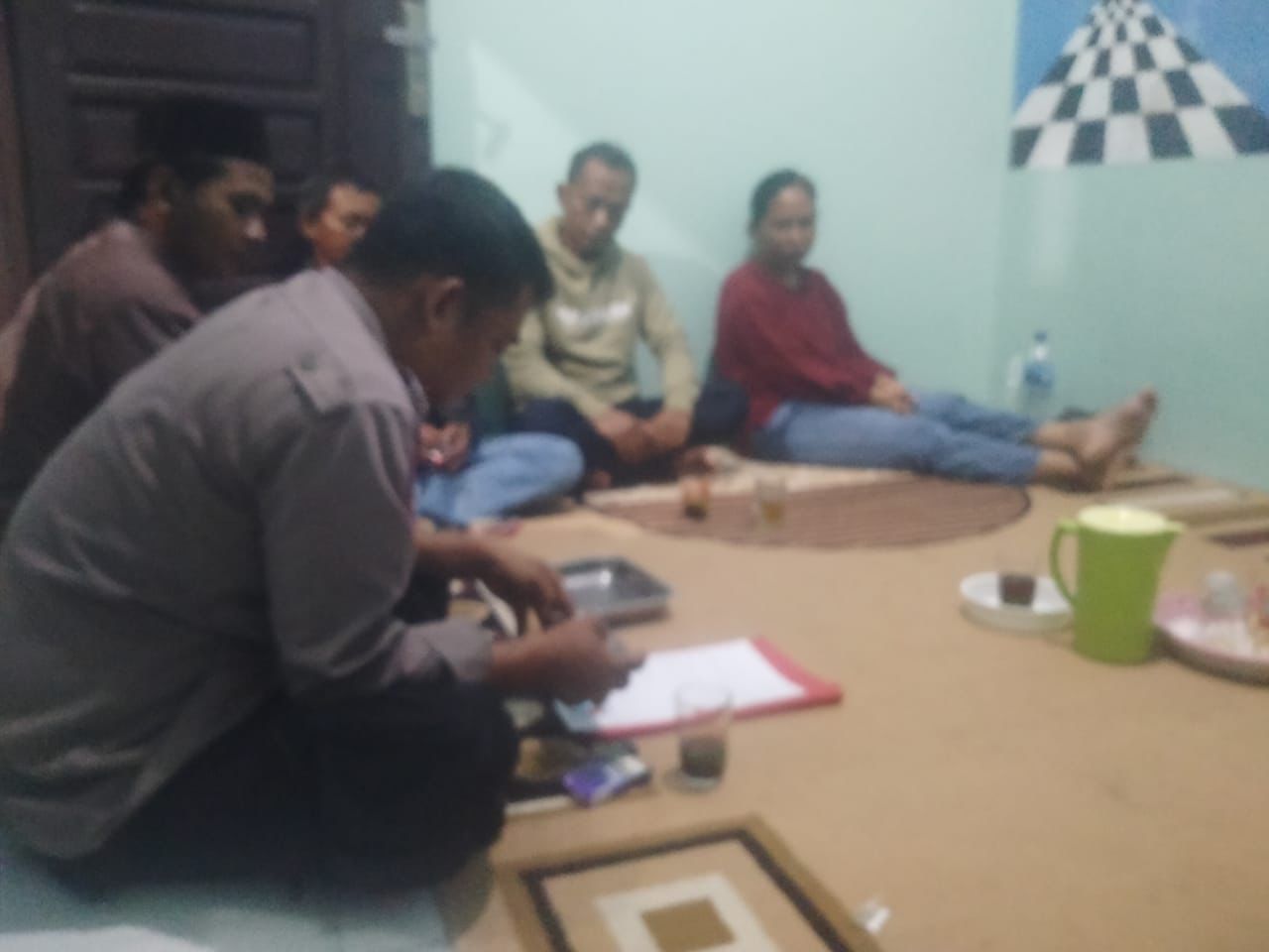 Bhabinkamtibmas Mediasi Kesalahpahaman Warga di Kelurahan Sei Gohong