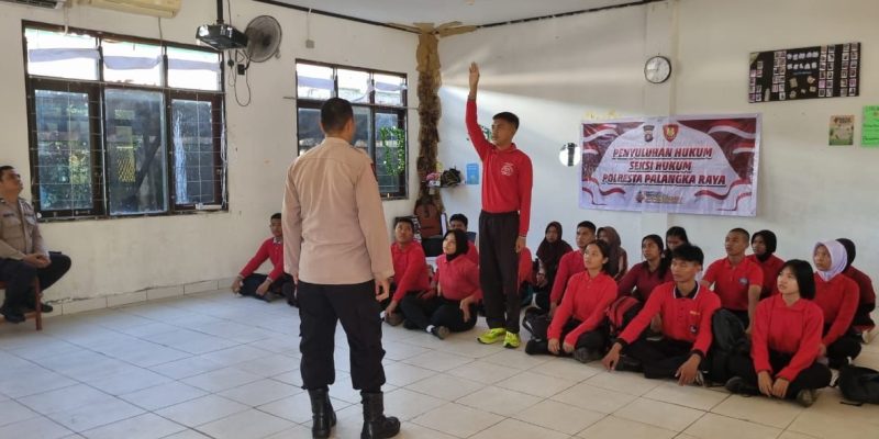 Polresta Palangka Raya Lakukan Penyuluhan Hukum di SMAN-2