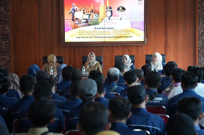 Pembinaan SDM Diskopukmperindag Kota Mojokerto, Wali Kota Tegaskan Semua Pegawai Berperan Menyukseskan Program Pemerintah