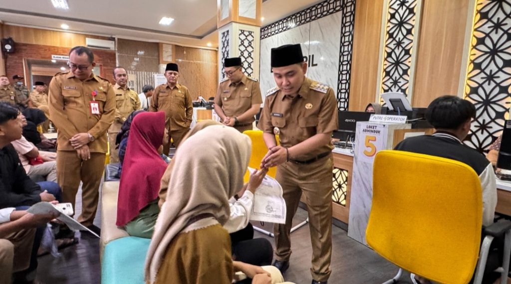 Halal Bihalal Pemkab Mojokerto, Gus Barra Gaungkan UHC 100% Hingga Sidak Mall Pelayanan Publik