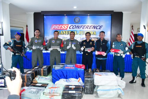 TNl AL Gagalkan Pengiriman Paket Rokok Tanpa Cukai Melalui Bandara Internasional Juanda