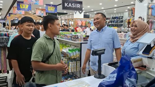 Bentuk Ungkapan Rasa Syukur, Kapolres Pekalongan Ajak Belanja Anak Yatim Piatu