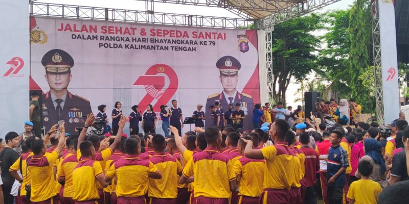 Peringati Hari Bhayangkara ke-79, Polresta Palangka Raya Terjunkan Puluhan Personel Ikuti Jalan Sehat di Polda Kalteng