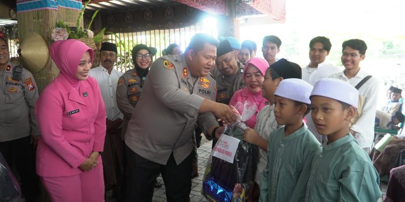 Peringati Tahun Baru Islam dan Hari Bhayangkara, Polres Pasuruan Gandeng Tokoh Lokal Gelar Khitan Massal