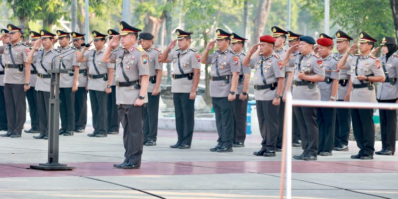 Hari Bhayangkara ke – 79 Polda Jatim Kenang Jasa Para Pahlawan, Ziarah dan Tabur Bunga di TMP