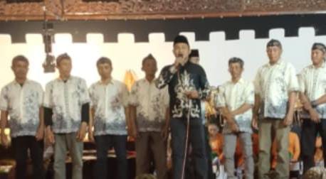 Pagelaran Wayang Kulit Dalam Rangka Sedekah Bumi ( Nyadran ) Dusun Depok Desa Sumberejo Kecamatan Gondang