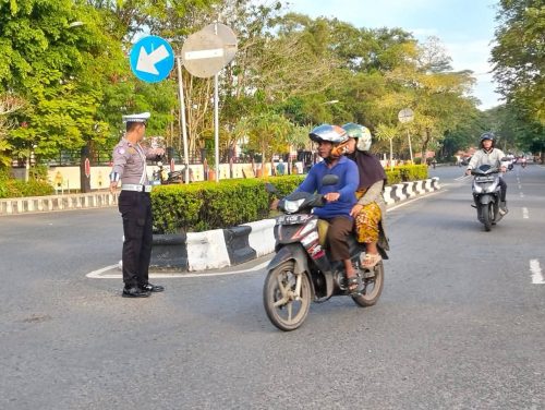 Satlantas Polres Kapuas laksanakan Pengaturan Lalu Lintas, Wujudkan Keamanan Berkendara