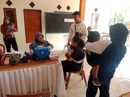 Tingkatkan Upaya Pelayanan Kesehatan Desa – Posyandu Pos Timur Desa Krenceng Sukses Laksanakan Posyandu ILP