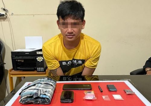 Miliki 4,75 Gram Paket Diduga Sabu, Seorang Pria Diringkus Satresnarkoba di Sebuah Barak Jalan Akasia