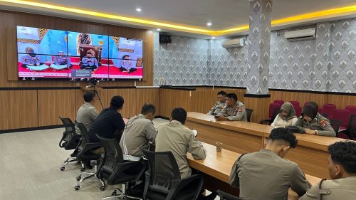 Polresta Palangka Raya Ikuti Pembinaan Rohani Rutin yang Digelar SSDM Mabes Polri
