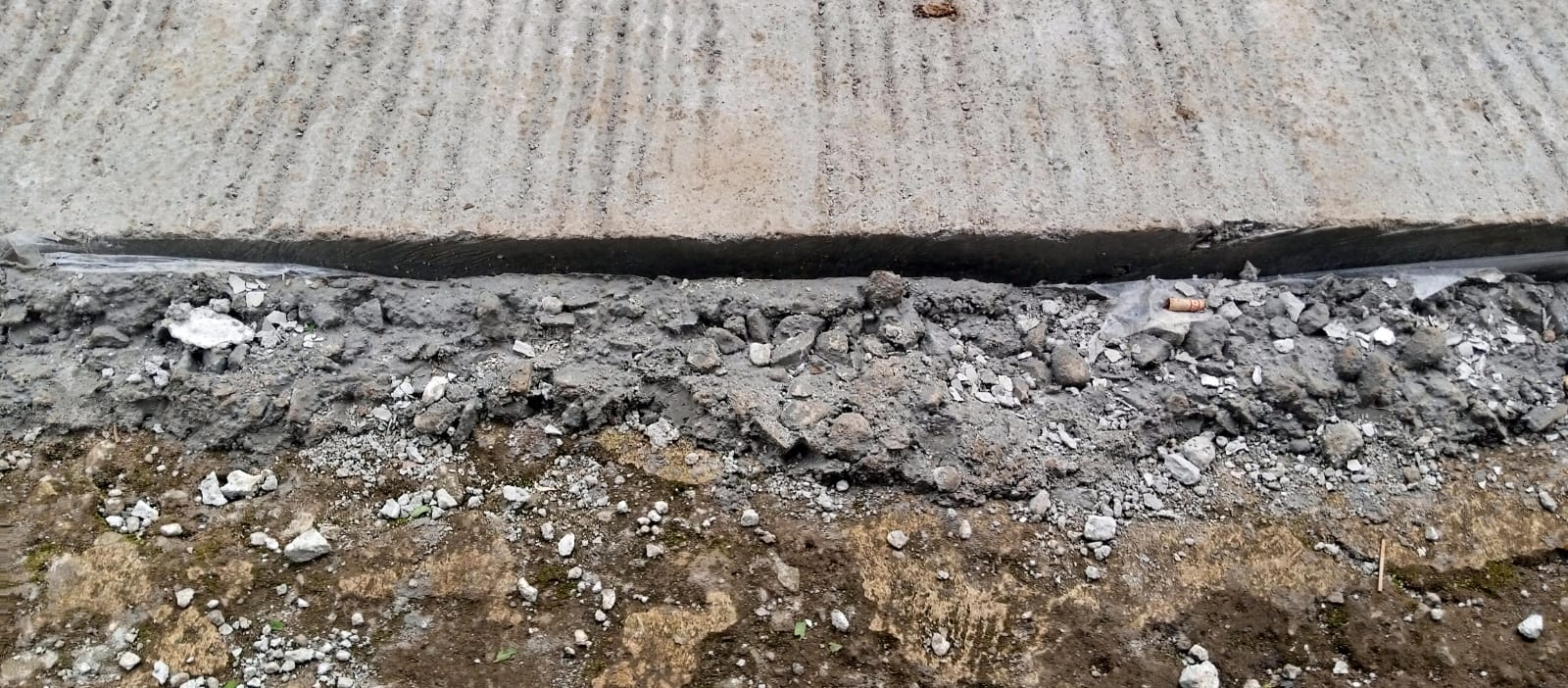 Viral Pengerjaan Rabat Beton di Desa Candirejo, Warga dan Masyarakat Pertanyakan Kualitas dan Transparansi Anggaran Dana Desa