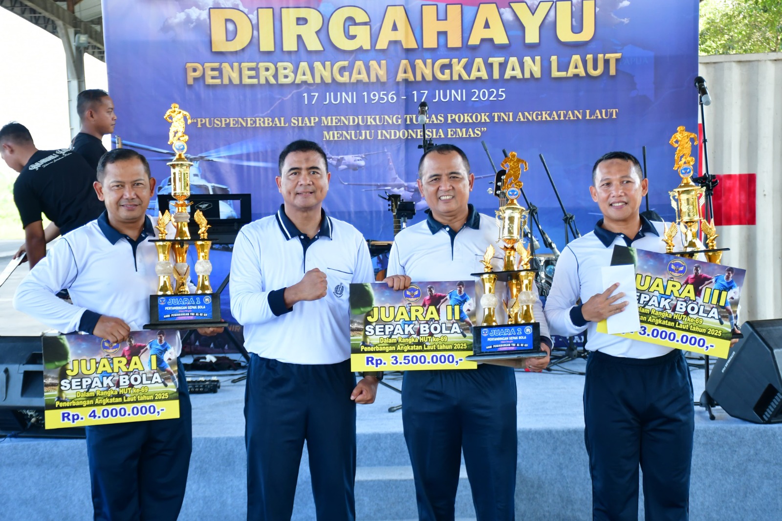 Jelang Peringatan HUT ke-69 Penerbangan TNI AL, Puspenerbal Gelar Olahraga Bersama dan Pembagian Hadiah