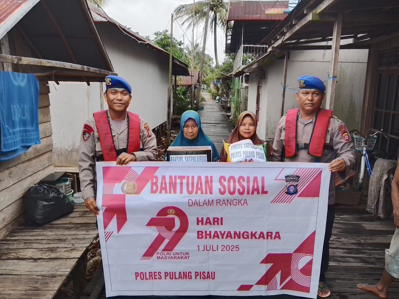Bakti Sosial Sat Polairud Polres Pulang Pisau: Wujud Kepedulian Polri kepada Warga Bantaran DAS Kahayan