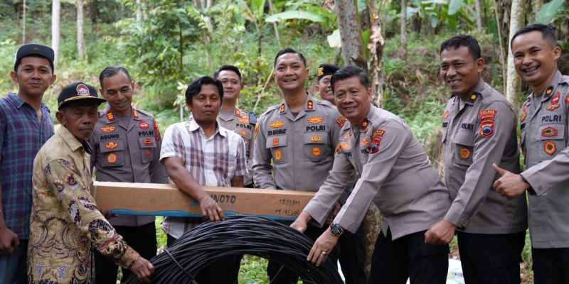 Sambut HUT ke -79 Bhayangkara, Polres Batang Bangun Jaringan Air Bersih di Durenombo