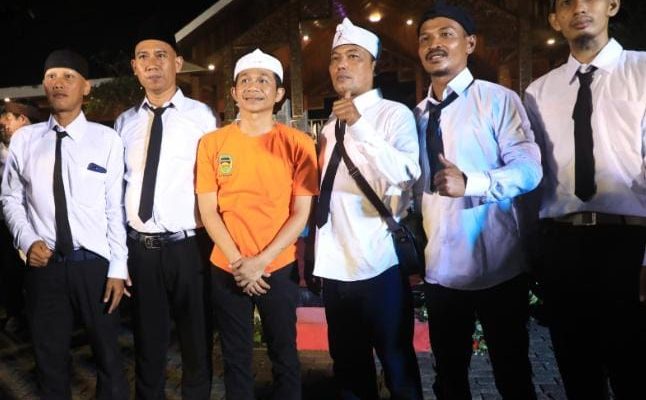 Dalam Rangka Hari Jadi, Pemerintahan Kabupaten Purwakarta Tukar Nasib Dengan Petugas Kebersihan