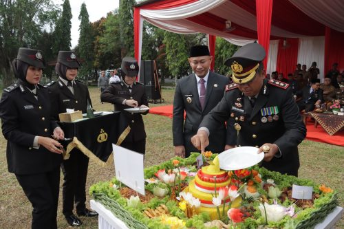 Kapolres Lubuklinggau Pimpin Upacara Peringatan (HUT) Bhayangkara ke-79 Dengan Khidmat dan Tertib