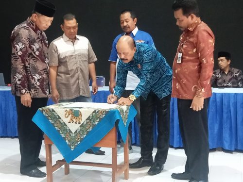 Serah Terima Murid Baru SMAN 1 Talun Kareg III MAPI Saber Pungli Jatim Ambil Bagian Berikan Edukasi