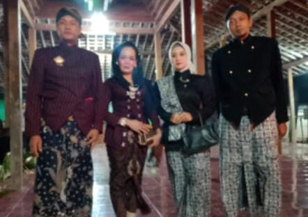 Kirab Budaya Tumpeng Gunungan Desa Pace Wetan Kecamatan Pace Sangat Meriah