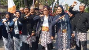 Keseruan Bersih Desa Baleturi Prambon: Kirab Tumpeng Gunungan hingga Karnaval Warga