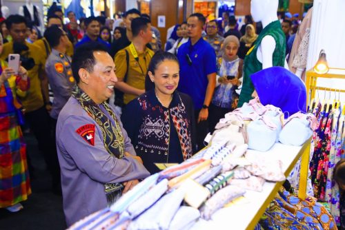 Kapolri Tinjau Bazar Kreasi Bhayangkari Nusantara 2025, Dukung Pertumbuhan UMKM