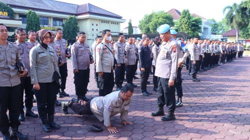 Propam Polres Pekalongan Gelar Pemeriksaan Mendadak, Tegur Anggota Tak Disiplin