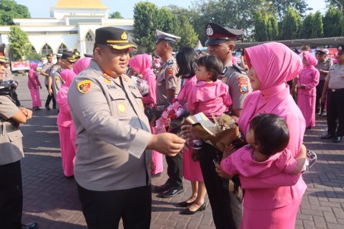 Polres Pasuruan Gelar Sertijab dan Kenaikan Pangkat 60 Anggota