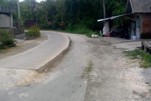Dana Desa Tahap I Terserap 100 Persen, Proyek Rabat Beton di Desa Sumengko Belum Rampung