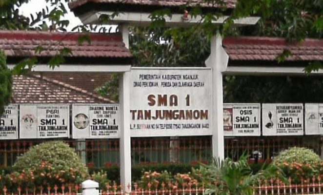 SMA Negeri 1 Tanjung Anom Mudahkan Cepat & Tepat Dalam Sistem Penerimaan Murid Baru (SPMB) Kabupaten Nganjuk 2025/2026