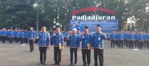 Pelantikan Pegawai Pemerintah Dengan Perjanjian Kerja Di Pasanggrahan Padjadjaran Purwakarta Komitmen Bertugas