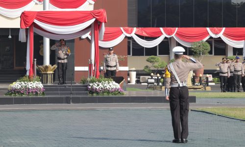 Kapolda Jatim Pimpin Gelar Pasukan Operasi Patuh Semeru 2025