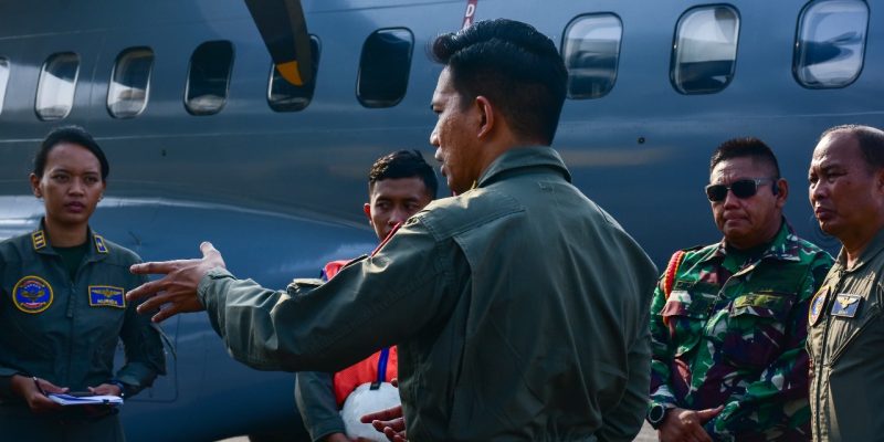 TNl AL Kerahkan Pesud CN 235-220 dari Wing Udara 2 Puspenerbal Dukung Operasi SAR KMP Tuna Pratama Jaya